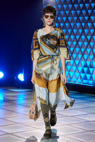 Look 38
